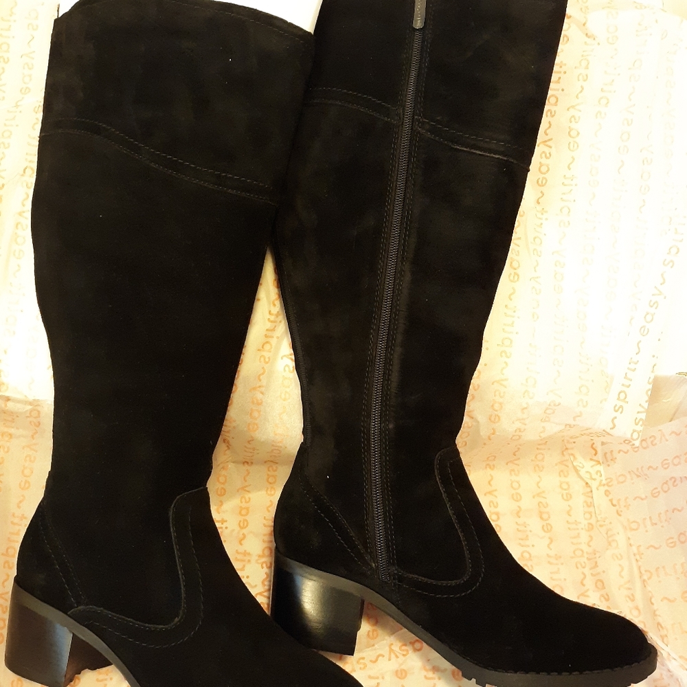 Easy Spirit Women's Grazes wide calf Suede 7M US